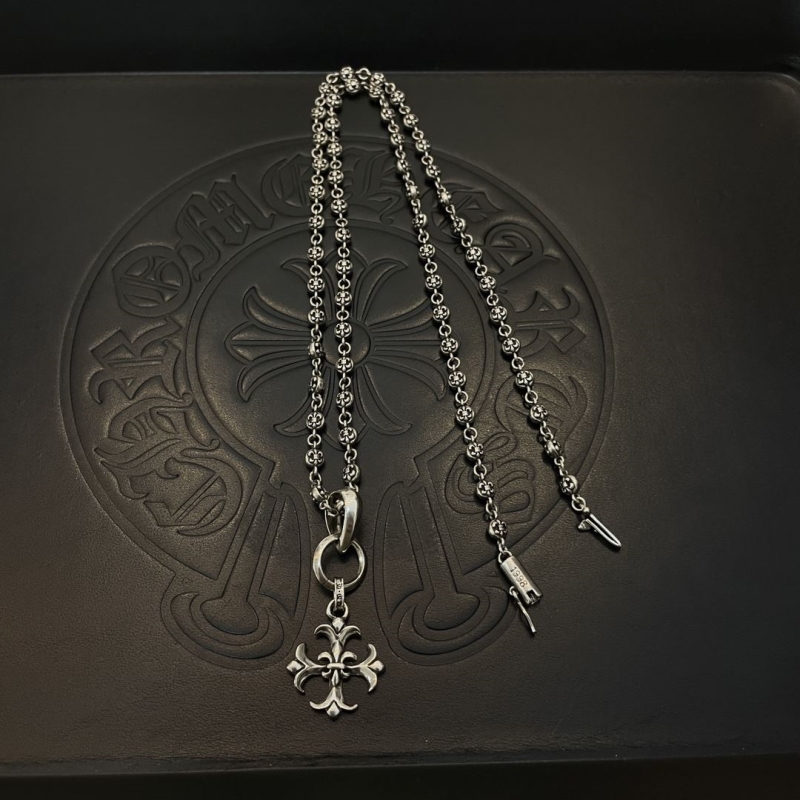 Ch*0me He**ts necklaces